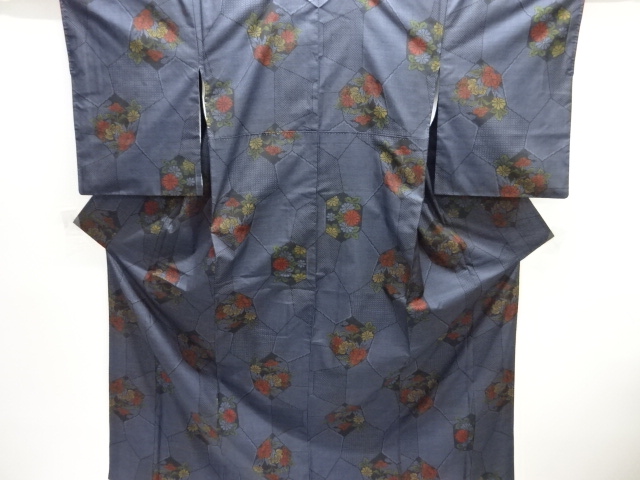 亀甲に草花模様織出し本場泥大島紬着物（5マルキ）